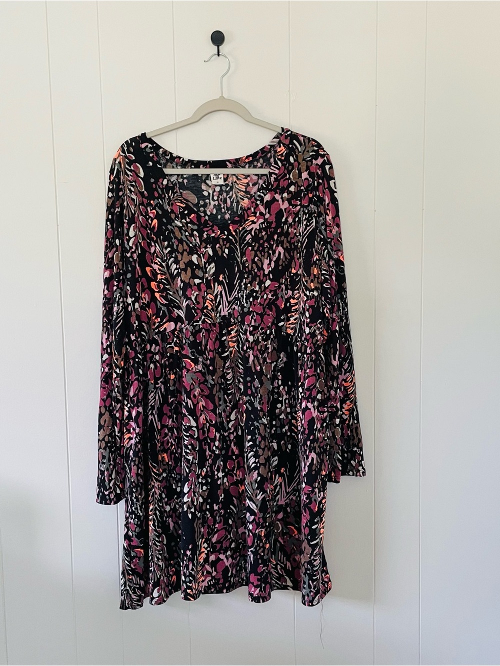 Women's V-Neck Floral Swing Dress - Black & Pink